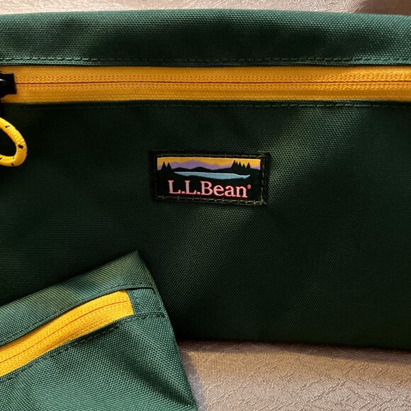 L.L.Bean Signature Green Leather Zip Pouch set - Picture 11 of 11